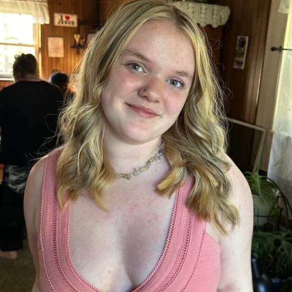 Meet your Posher, Haley - Picture 1 of 1